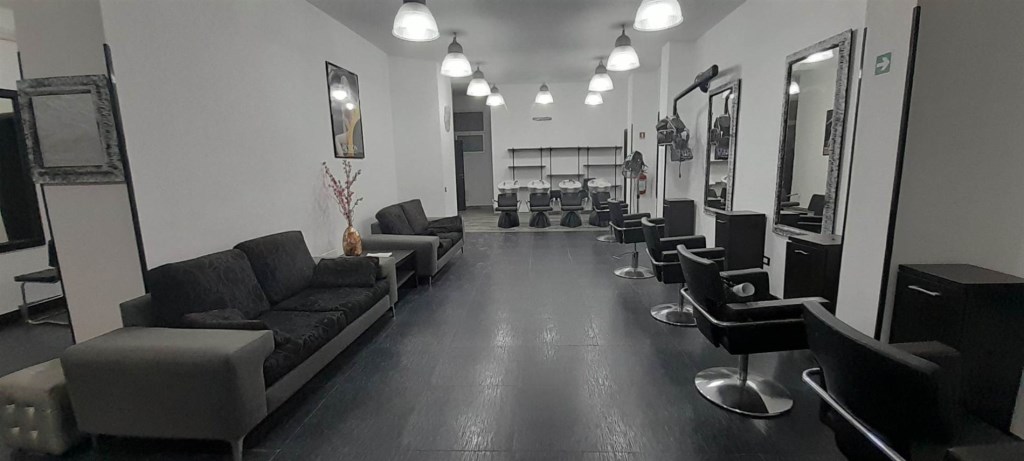 locale commerciale in vendita a Bagheria