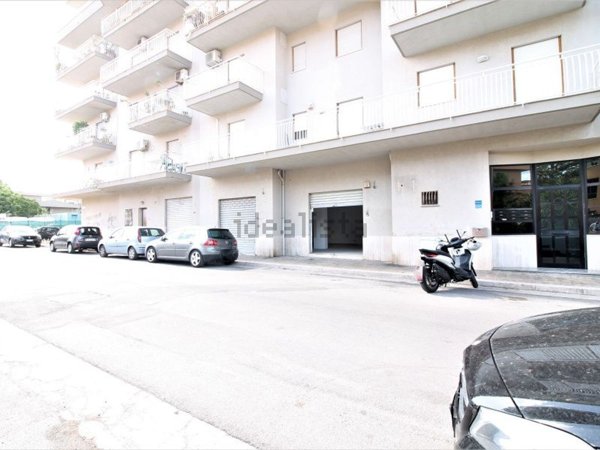 locale di sgombero in vendita a Bagheria