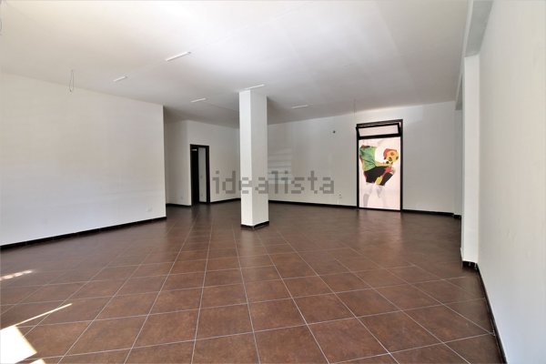 locale commerciale in vendita a Bagheria