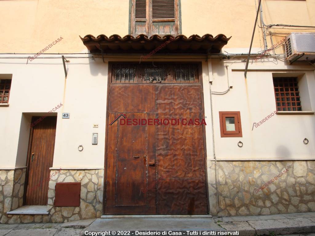 intera palazzina in vendita a Bagheria