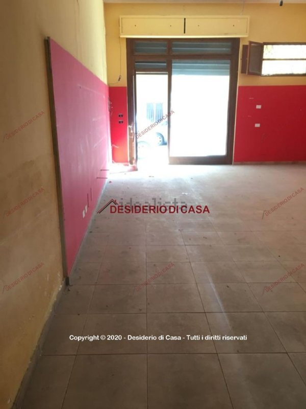 locale commerciale in vendita a Bagheria