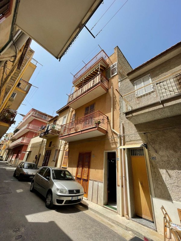 pentavano in vendita a Bagheria in zona Centro Città