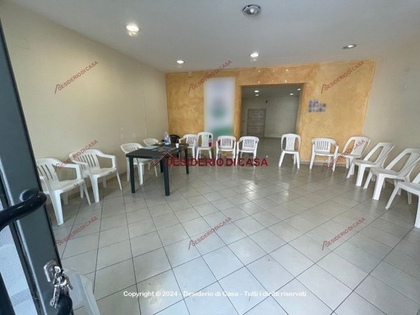 locale commerciale in vendita a Bagheria