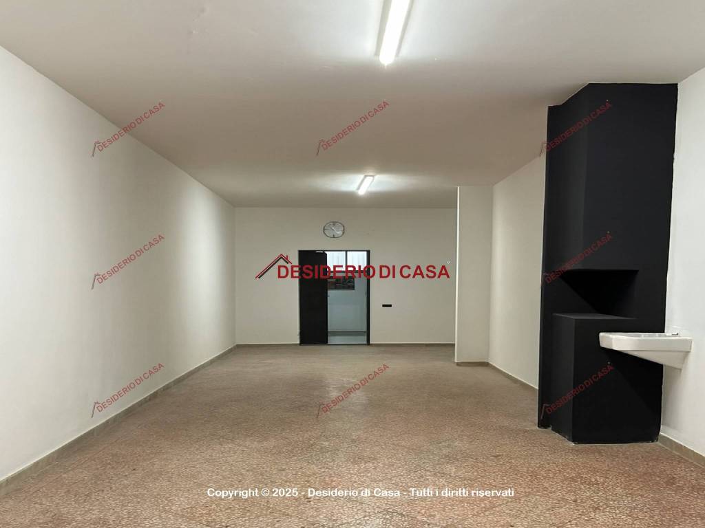 locale commerciale in vendita a Bagheria