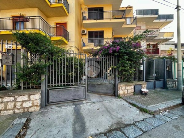 locale commerciale in vendita a Bagheria