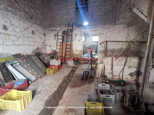 locale di sgombero in vendita a Bagheria