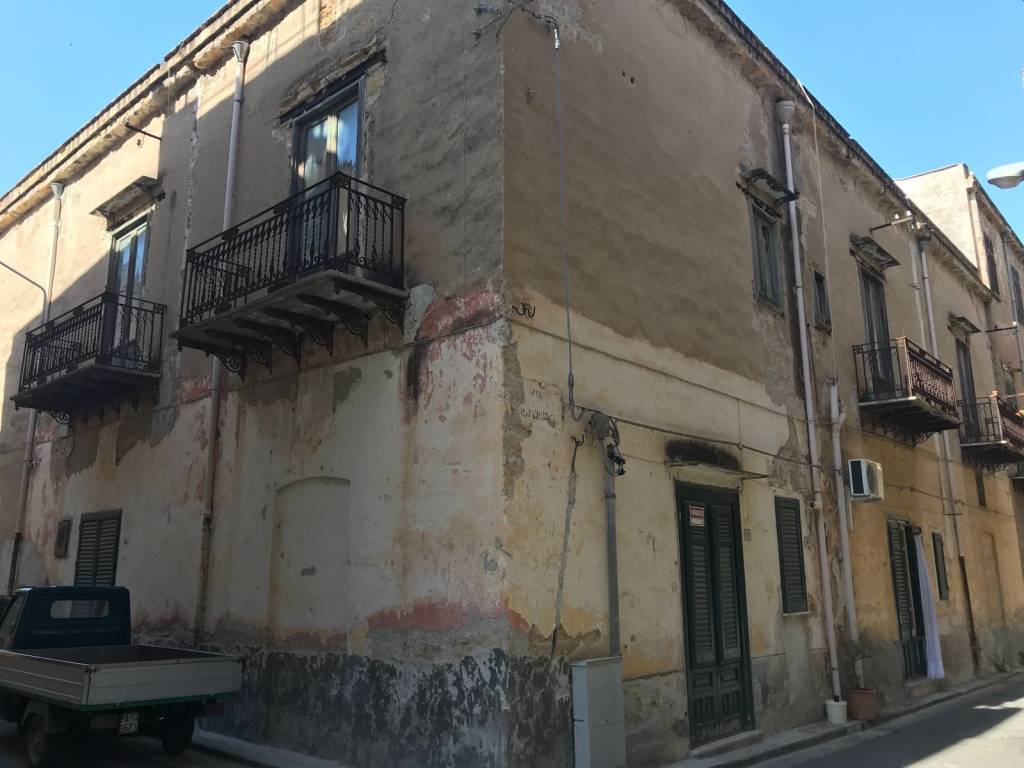 intera palazzina in vendita a Bagheria