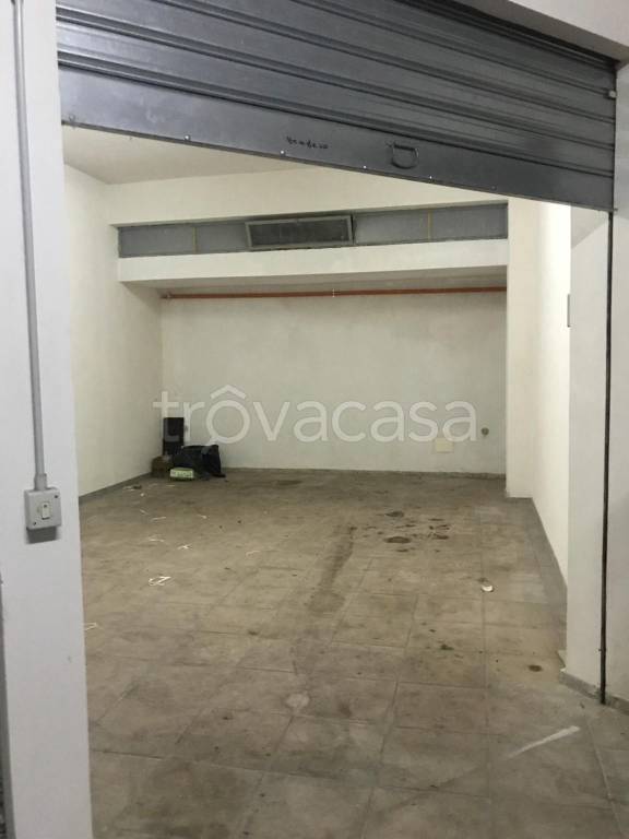 locale commerciale in vendita a Bagheria