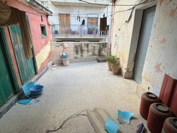 intera palazzina in vendita a Bagheria in zona Centro Città