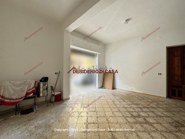 locale di sgombero in vendita a Bagheria