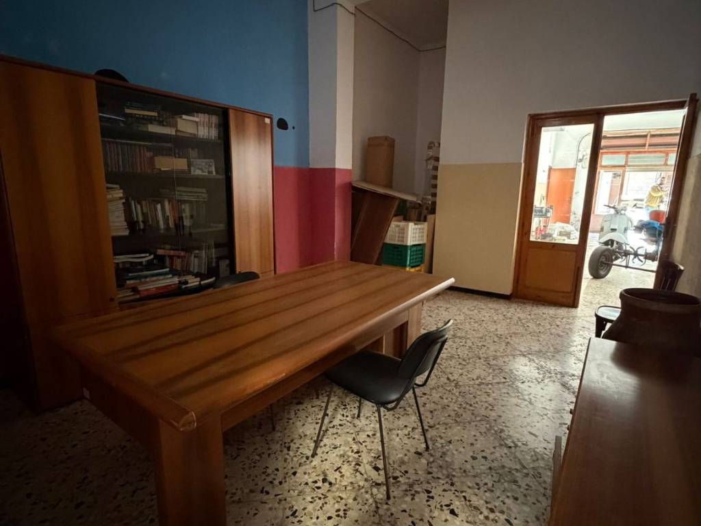 locale commerciale in vendita a Bagheria