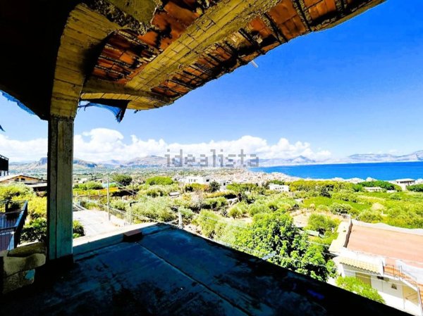 appartamento in vendita a Bagheria in zona Mongerbino