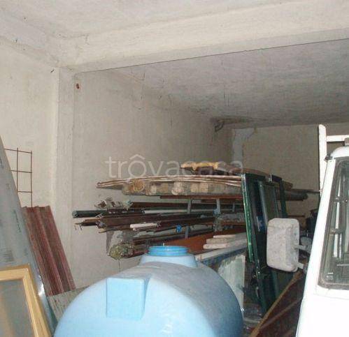 locale commerciale in vendita a Bagheria