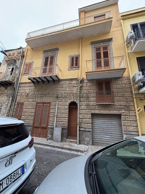 casa indipendente in vendita a Bagheria in zona Centro Città