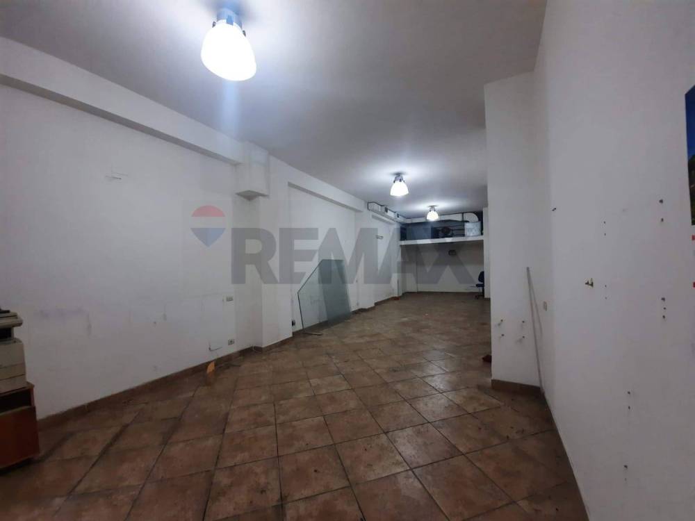 locale commerciale in vendita a Bagheria