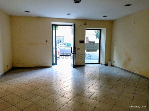 locale commerciale in vendita a Bagheria
