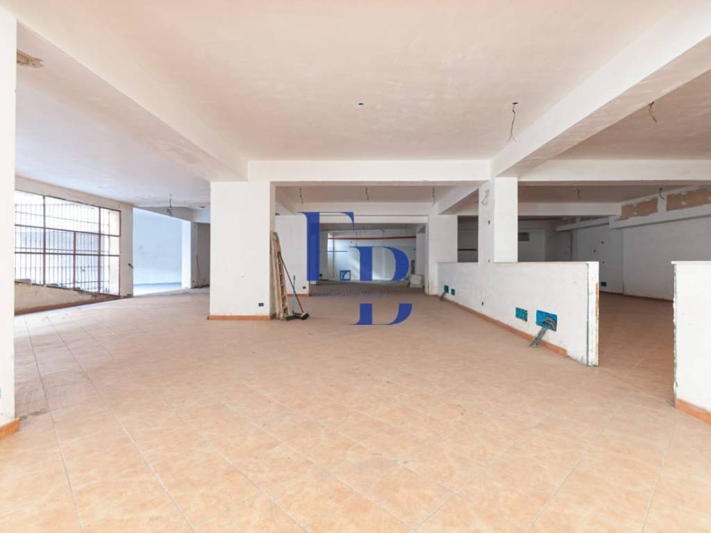 locale commerciale in vendita a Bagheria