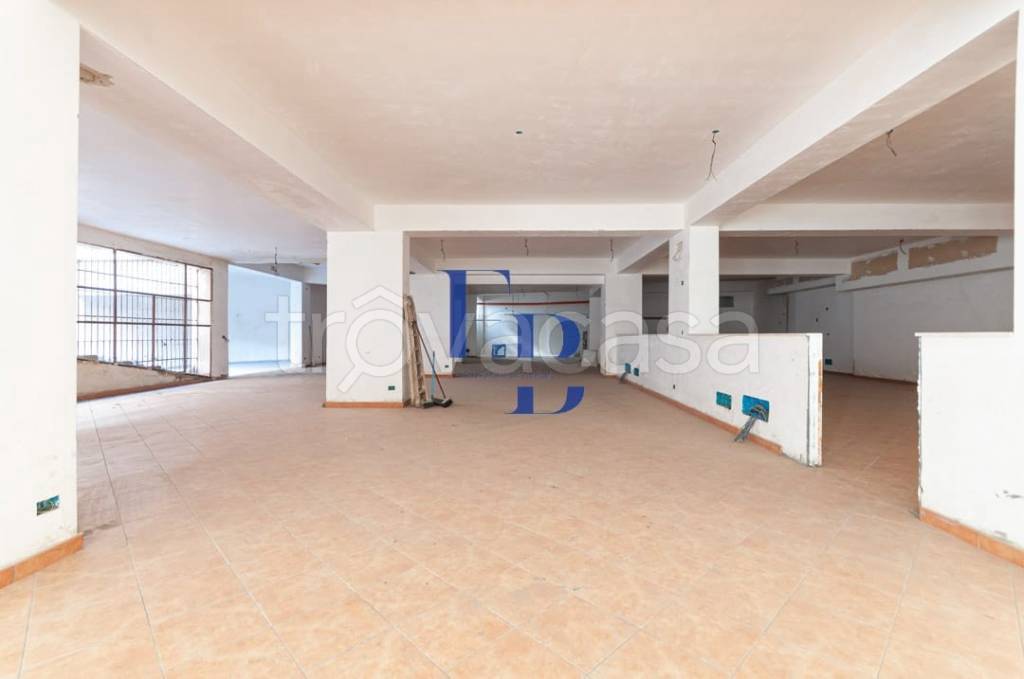 locale commerciale in vendita a Bagheria