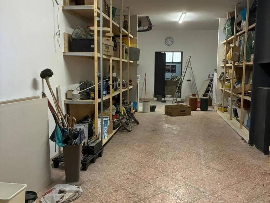 locale commerciale in vendita a Bagheria