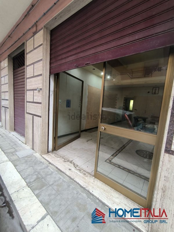locale commerciale in vendita a Bagheria