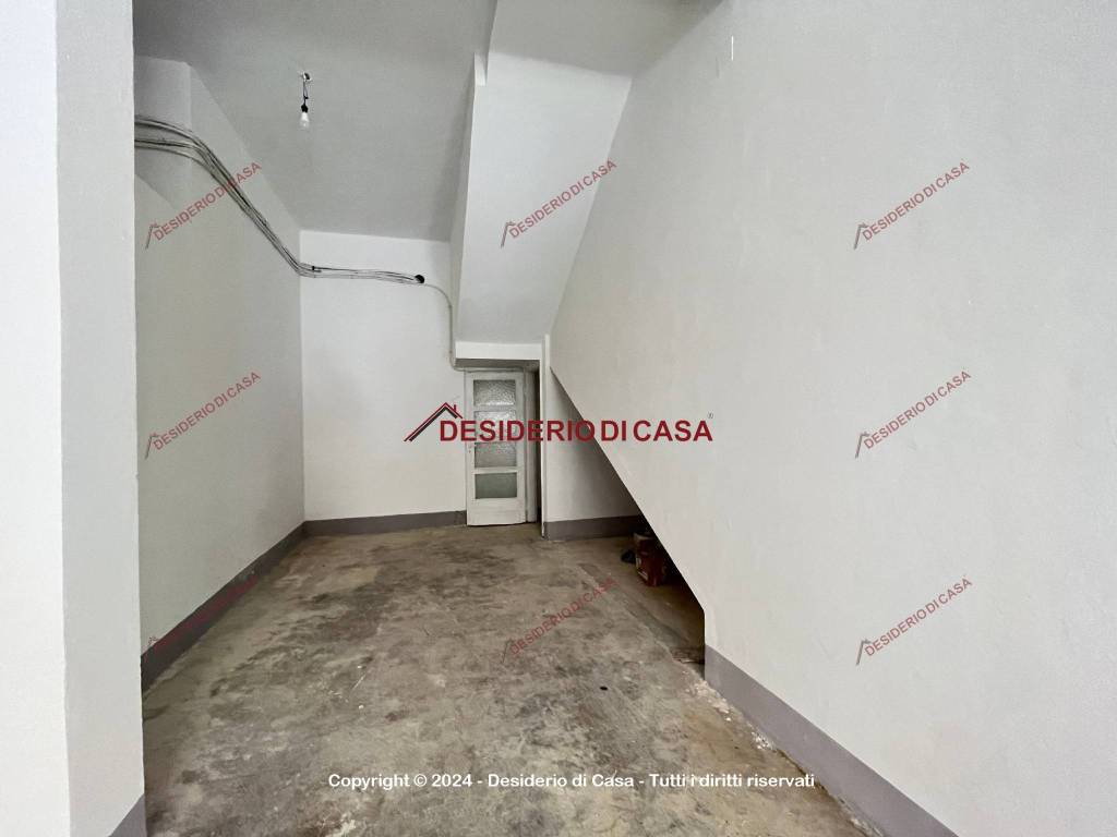 locale commerciale in vendita a Bagheria