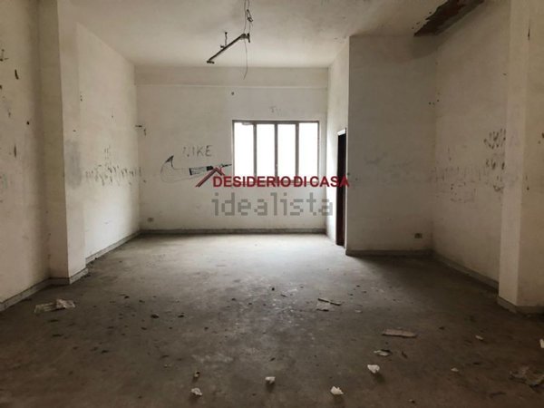 locale commerciale in vendita a Bagheria