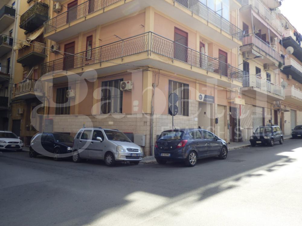 locale commerciale in vendita a Bagheria in zona Centro Città