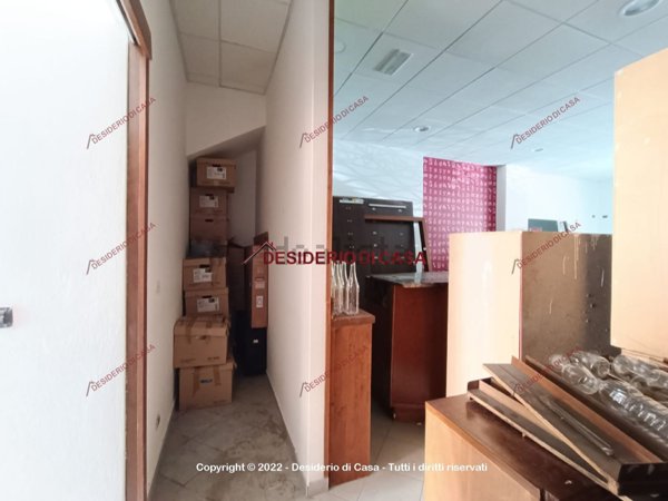 locale commerciale in vendita a Bagheria