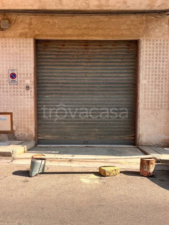 locale commerciale in vendita a Bagheria