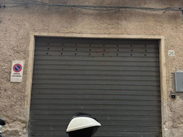 locale commerciale in vendita a Bagheria