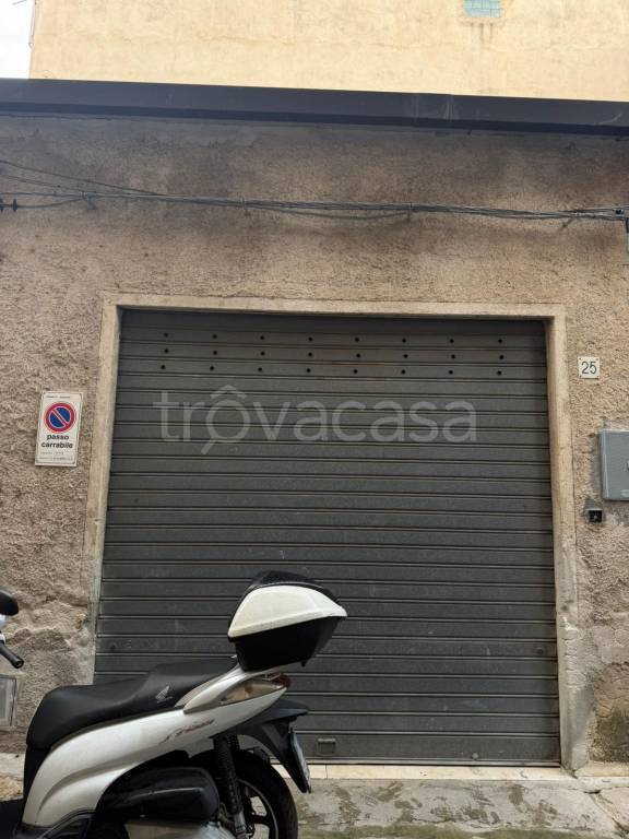 locale commerciale in vendita a Bagheria