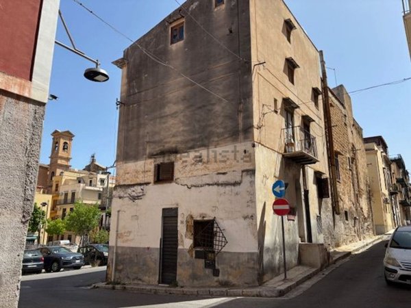 pentavano in vendita a Bagheria in zona Centro Città