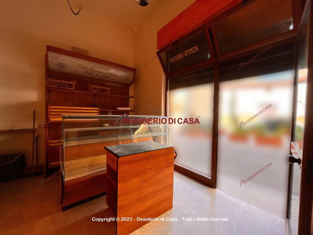 negozio in vendita a Bagheria in zona Centro Città