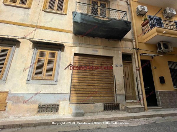 locale di sgombero in vendita a Bagheria