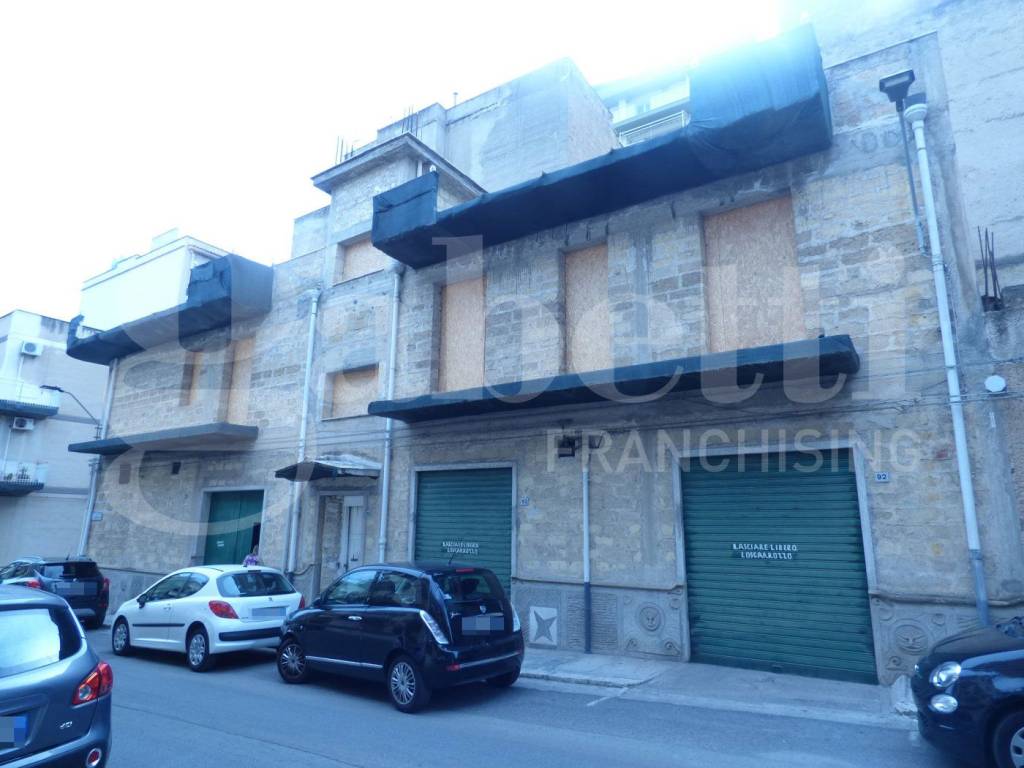intera palazzina in vendita a Bagheria