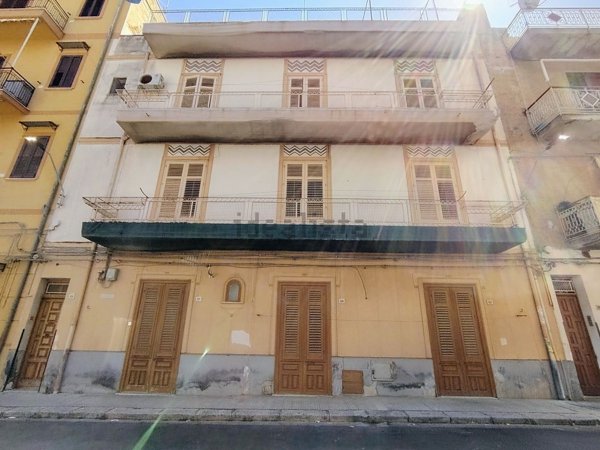 intera palazzina in vendita a Bagheria in zona Centro Città