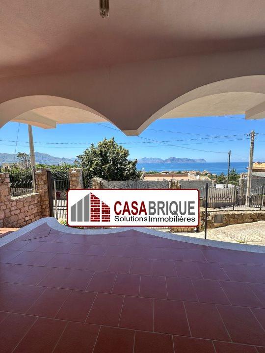 casa indipendente in vendita a Bagheria in zona Mongerbino