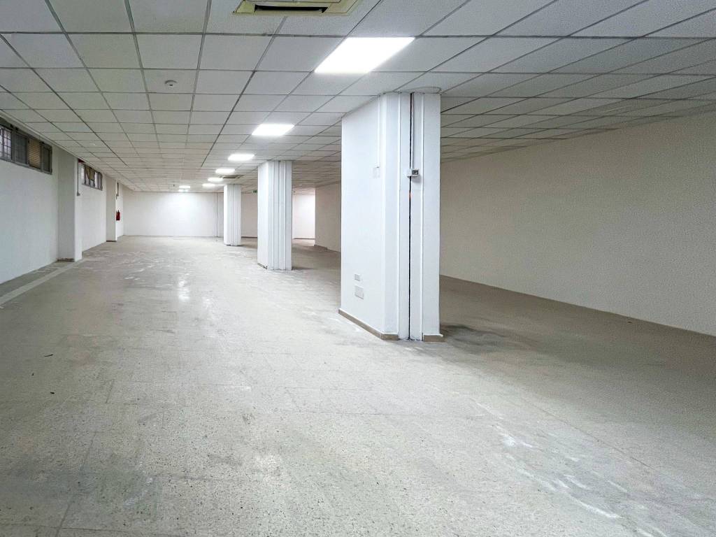 locale commerciale in vendita a Bagheria