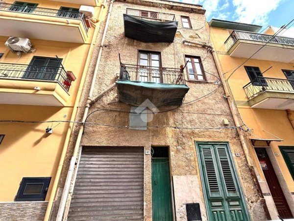 intera palazzina in vendita a Bagheria