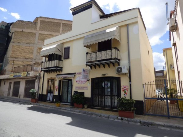 casa indipendente in vendita a Bagheria in zona Centro Città