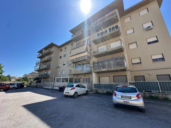 appartamento in vendita a Bagheria in zona Villa Cavaretta