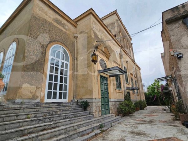 intera palazzina in vendita a Bagheria in zona Villa Cavaretta