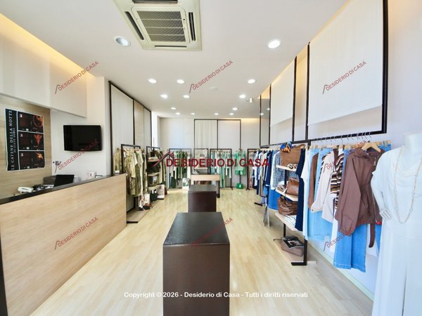 locale commerciale in vendita a Bagheria