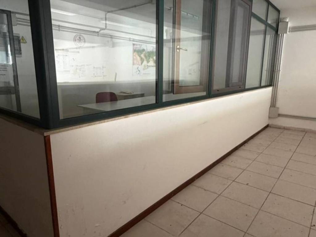 locale commerciale in vendita a Bagheria