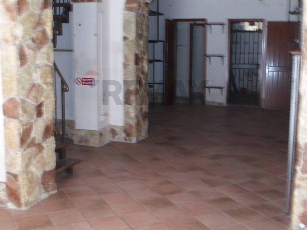 negozio in vendita a Bagheria in zona Centro Città