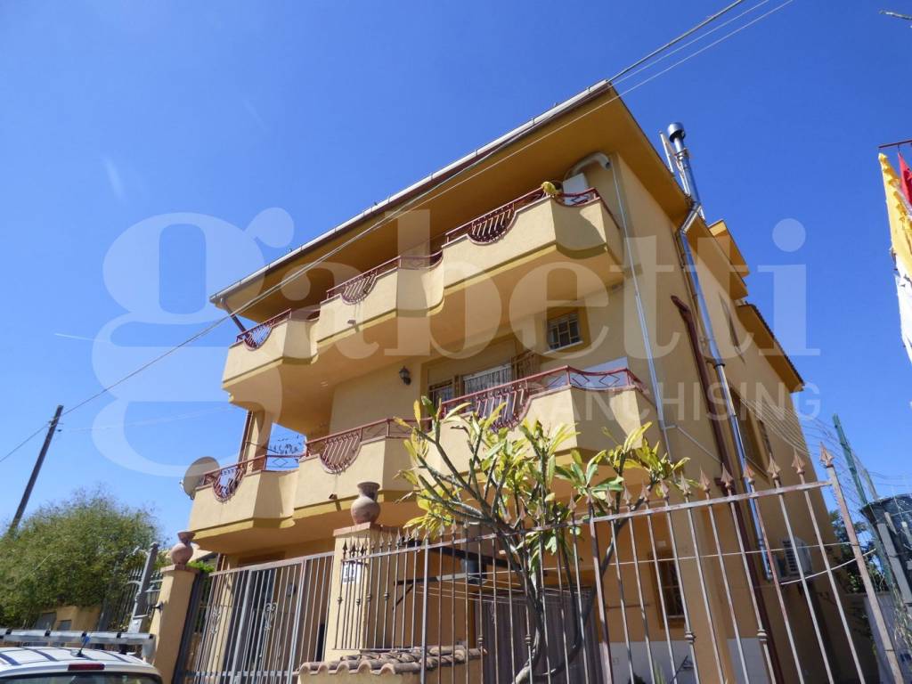 intera palazzina in vendita a Bagheria