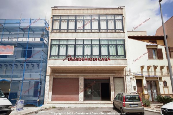 locale commerciale in vendita a Bagheria