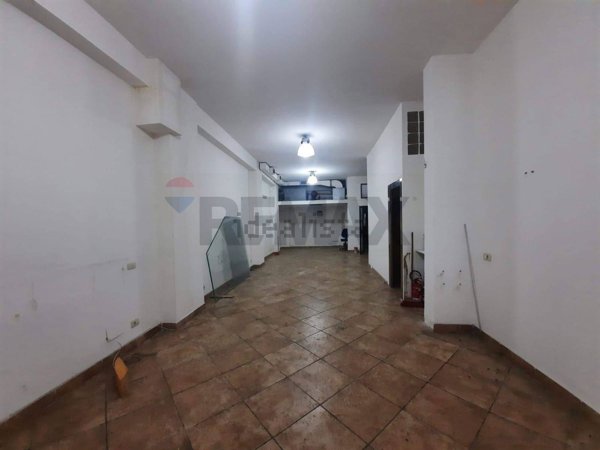 locale di sgombero in vendita a Bagheria