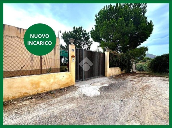 casa indipendente in vendita a Bagheria in zona Aspra