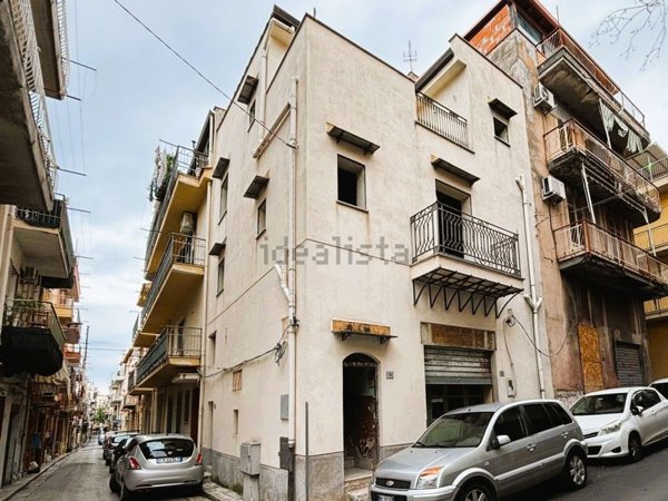 casa indipendente in vendita a Bagheria in zona Centro Città